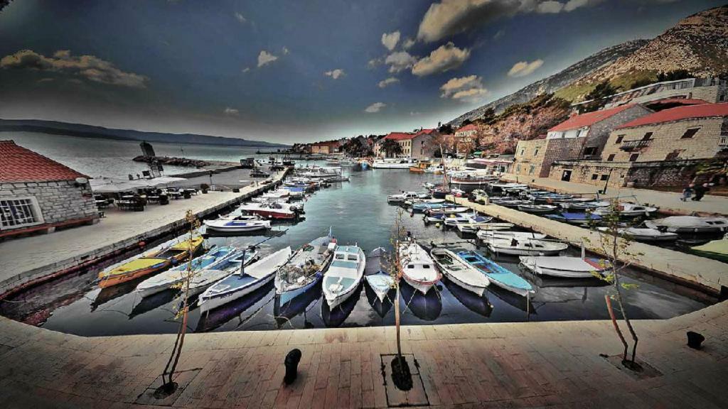 Apartman Hibiskus Bol Bagian luar foto